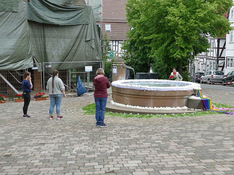 Bluemteppich auf dem Naumburegr Marktplatz (Foto: Karl-Franz Thiede)